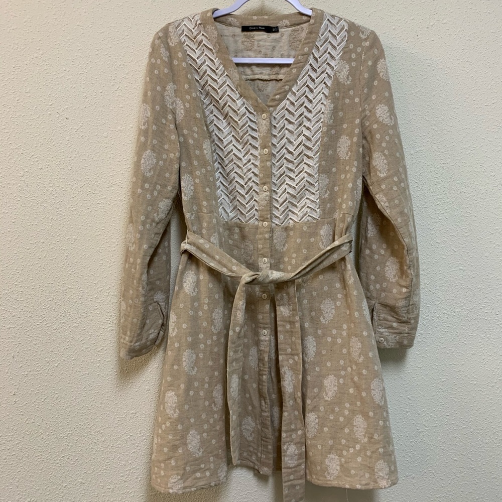 Doe and Rae adorable button dress size M